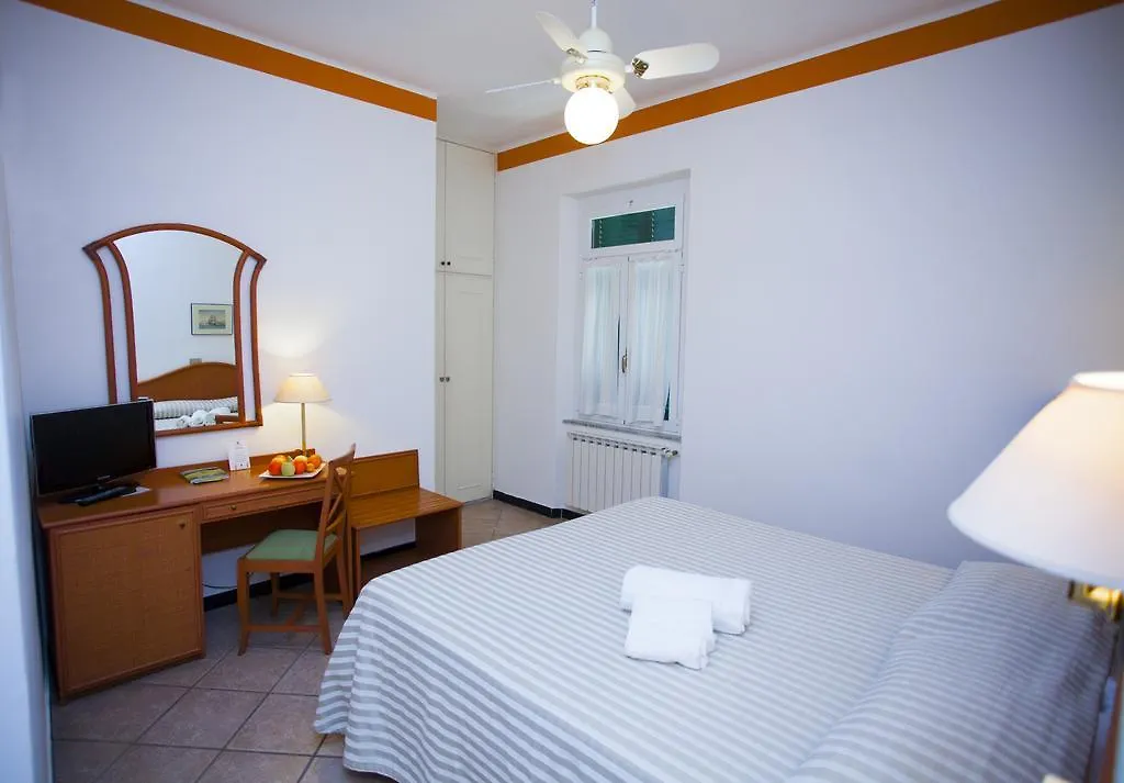 Hotel Delle Rose Bonassola 3*,  Italy